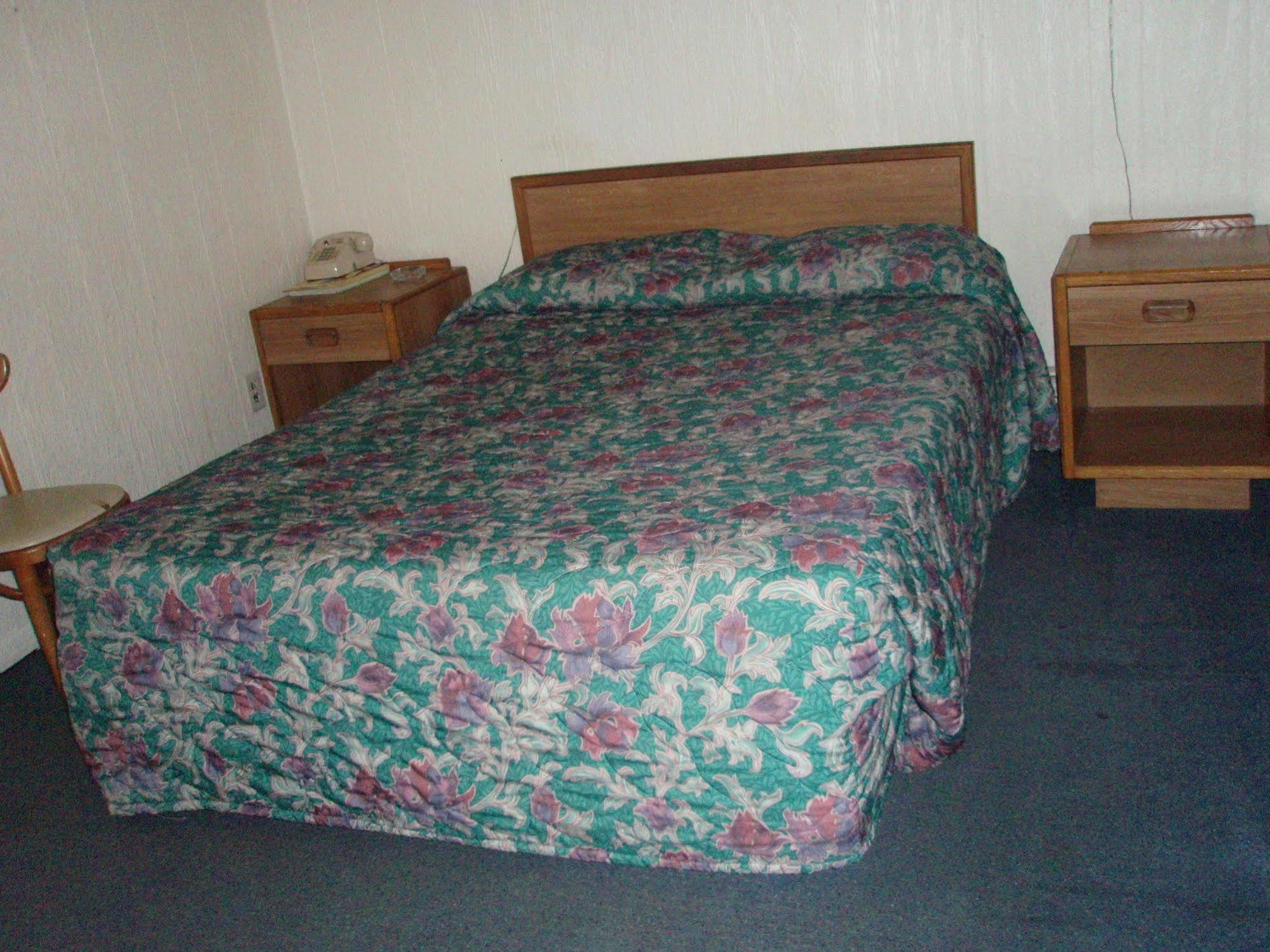 Rosemount Motel ベッドフォード 部屋 写真